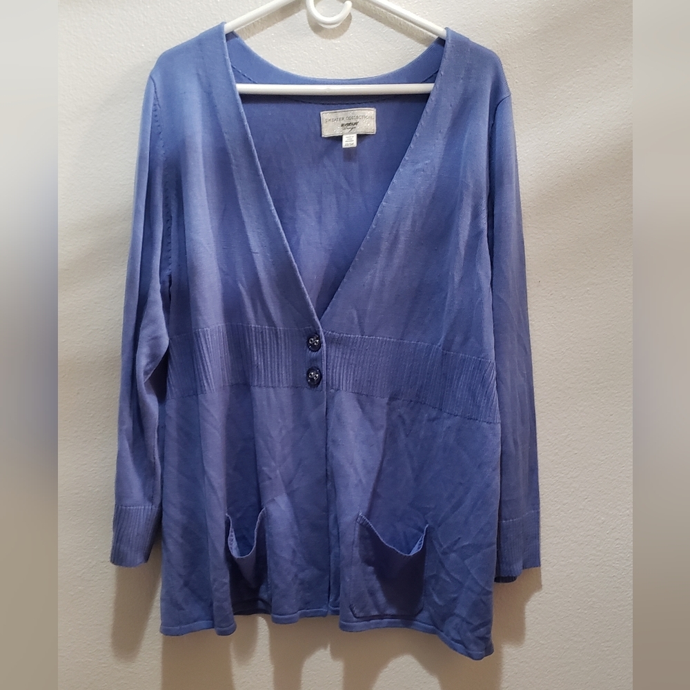 Violet buttoned cardigen sweater by Avenue size 22/24